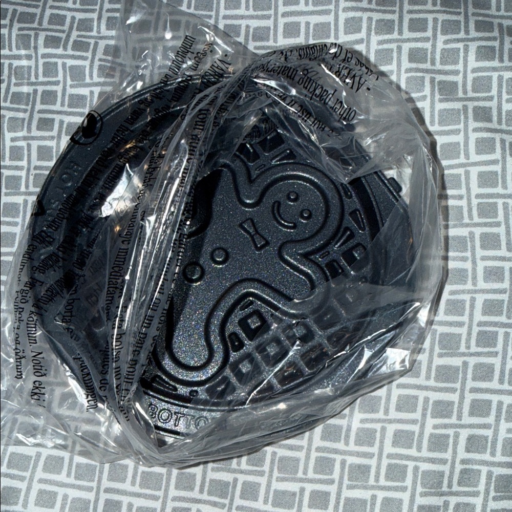 NWOT Mint Green Mini Waffle Maker - Picture 5 of 8